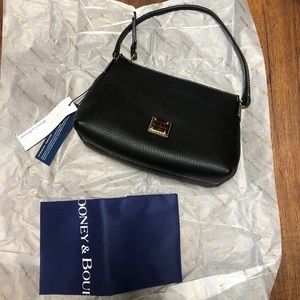dooney bourke leather pouchette r1480 bb new tags